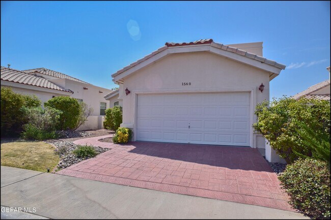 Building Photo - 1560 Via Appia St