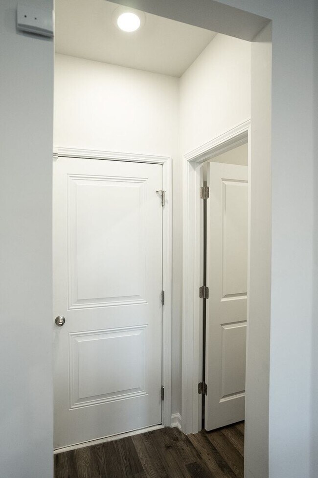 Building Photo - 950 Quaint Parish Cir
