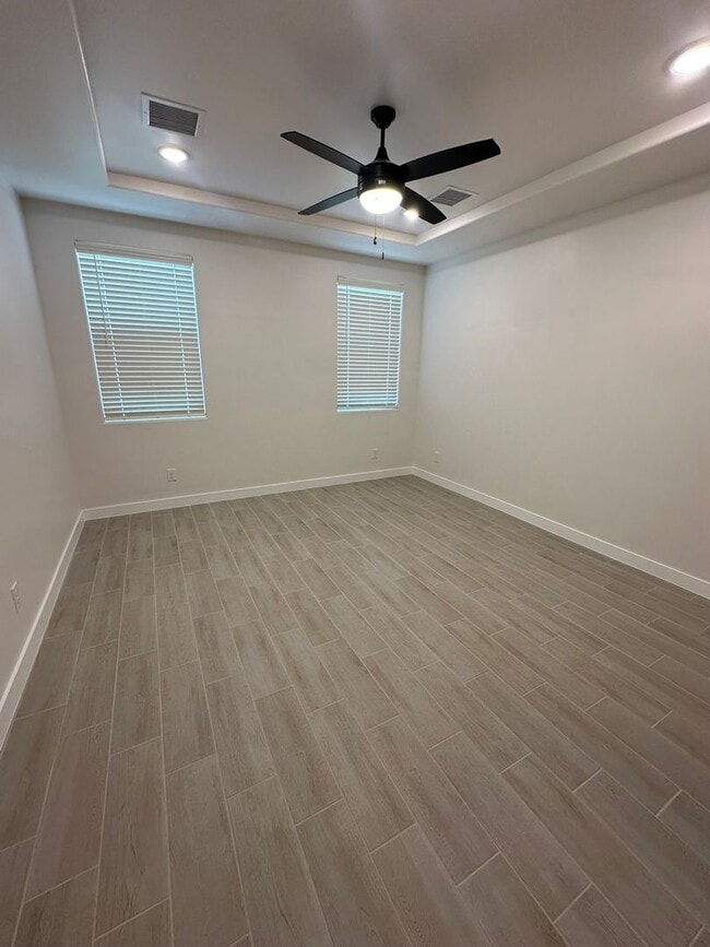 Building Photo - 1471 Cabin Creek Ave