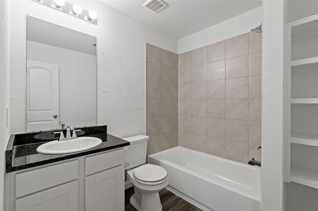 Building Photo - 264 Pin Oak
