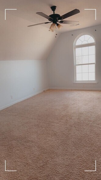 Building Photo - 6240 Rocky Top Dr