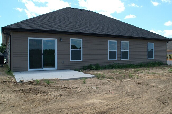 Building Photo - New construction three-bedroom 2-bathroom Home In Tuscany Ridge!