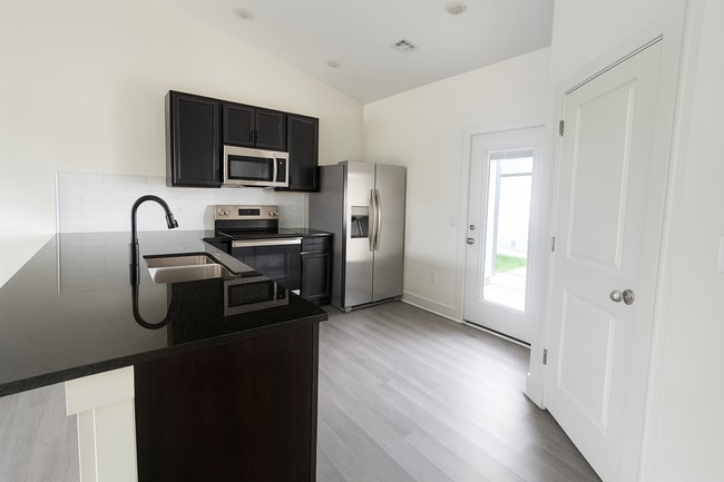 Building Photo - 1747/49 Hickory