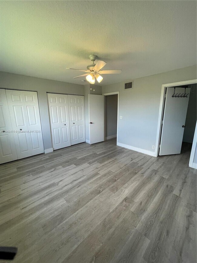 Building Photo - 2469 Cordoba Bend