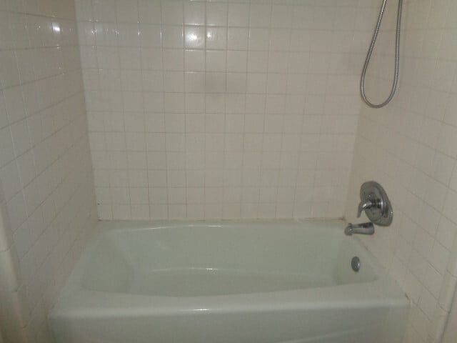 Building Photo - 22430 Meadowgate Dr