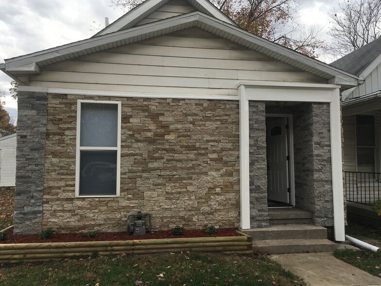 Primary Photo - 1313 East Walnut