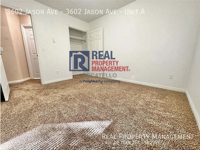 Building Photo - 3 Bed/ 1.5 bath duplex - Pets negotiable