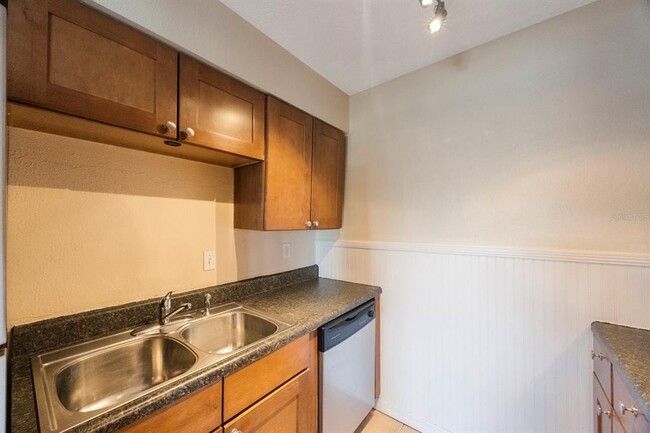 Building Photo - 5092 Beach Dr SE
