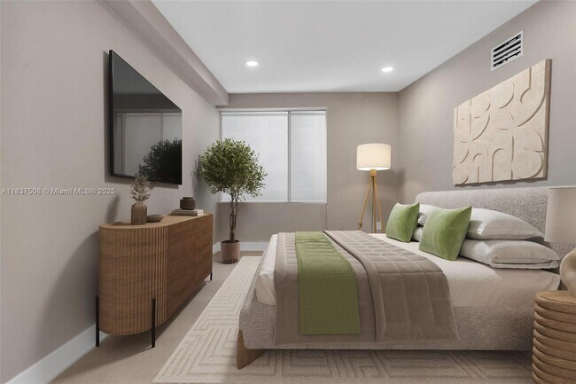 Building Photo - 5255 Collins Ave