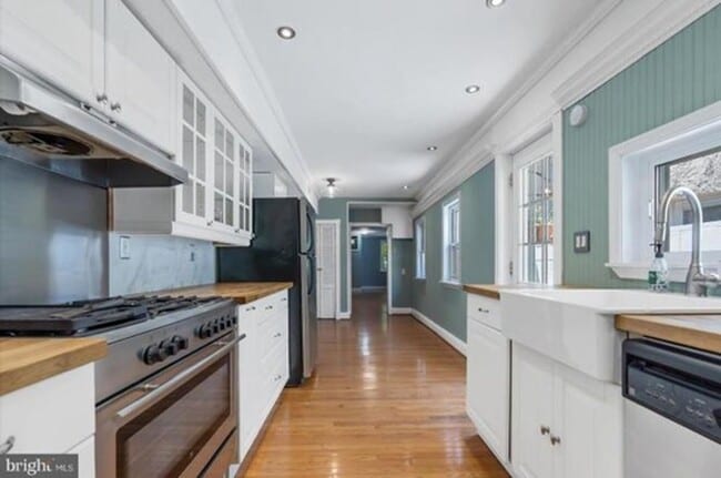 Building Photo - Enchanting Fells Point SFH 2bd/1.5ba w/ CAC, Modern Features, W/D and more! Available 3/1