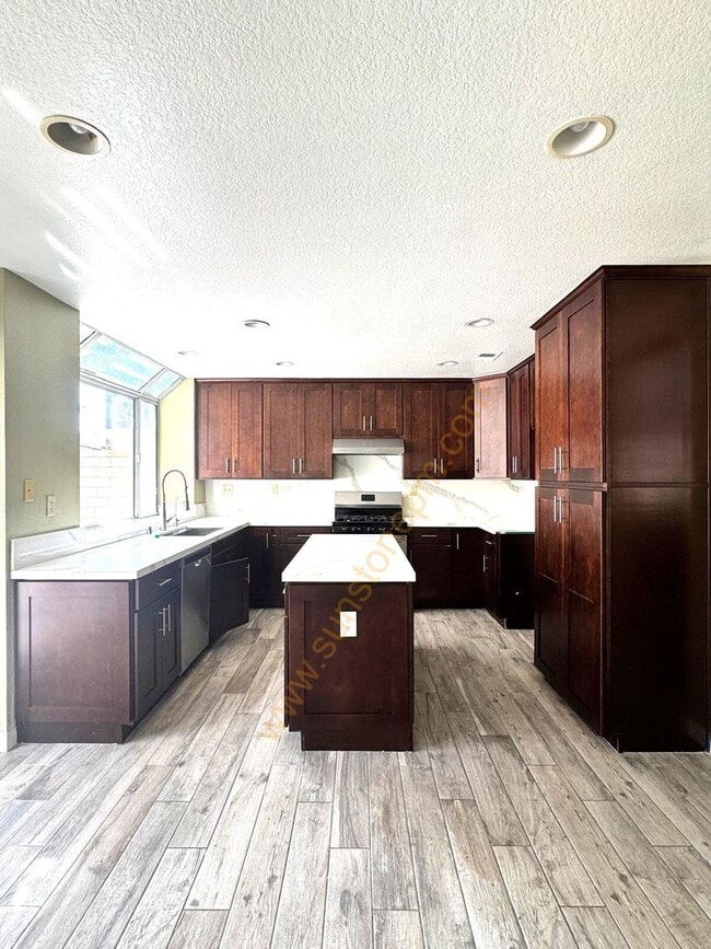Building Photo - FULLY REMODELED CHINO HILLS BEAUTY! 4 BEDROOMS OFFICE 3-CAR GARAGE TOP SCHOOLS