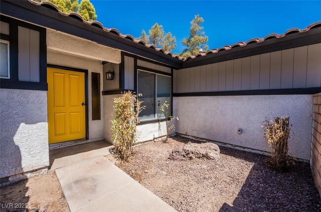 Building Photo - 7439 Trudy Ln