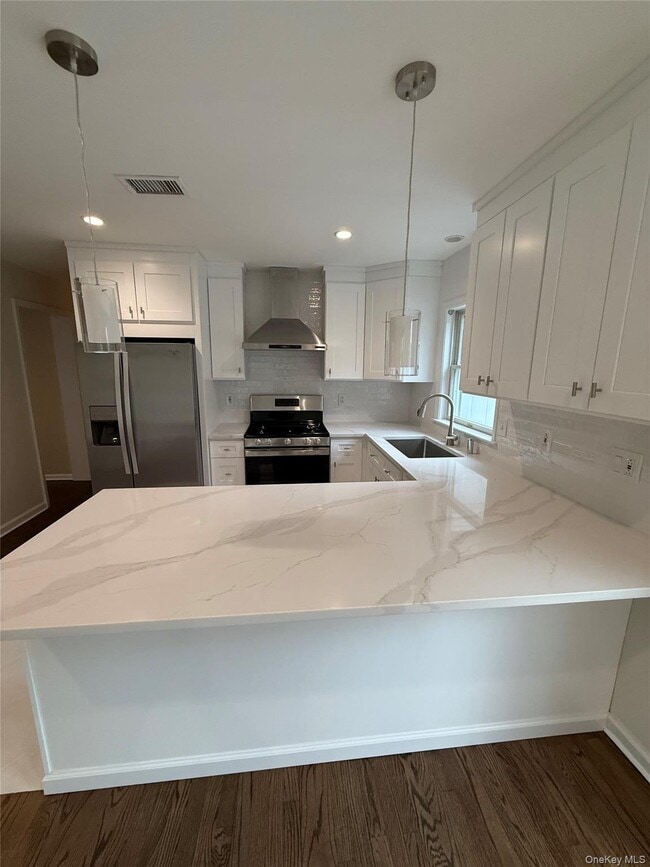 Building Photo - 114 Sterling Ave