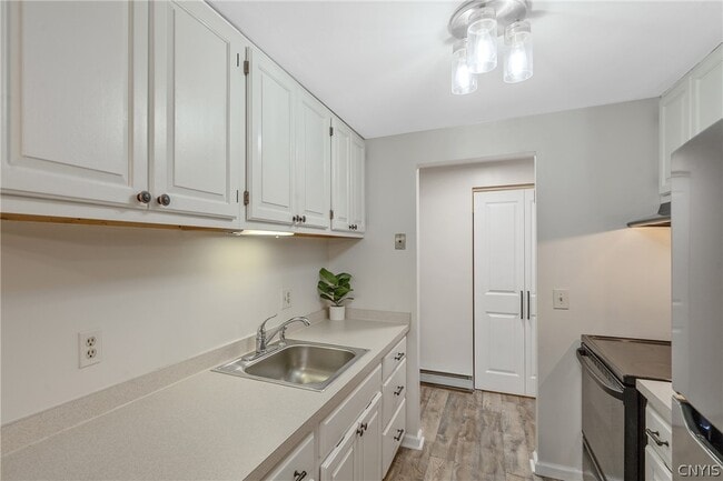 Building Photo - 327 Village Blvd N