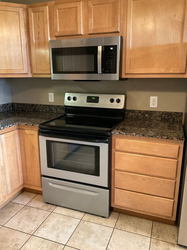 Building Photo - 139 Northtowne St