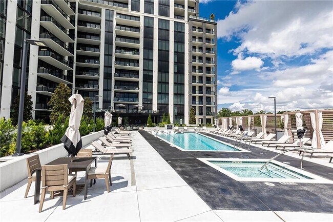 Building Photo - 2425 Peachtree Rd NE