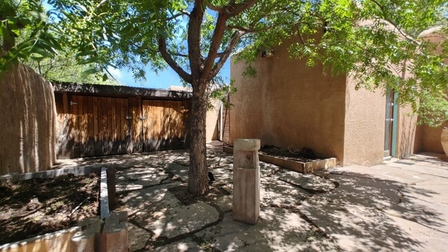 Building Photo - Coming Soon! Old Town Charm! 2 Bedroom Hou...
