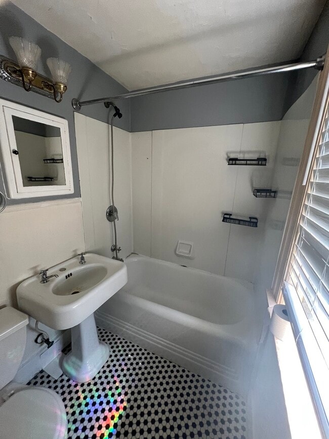 Building Photo - 35 Tirrell St