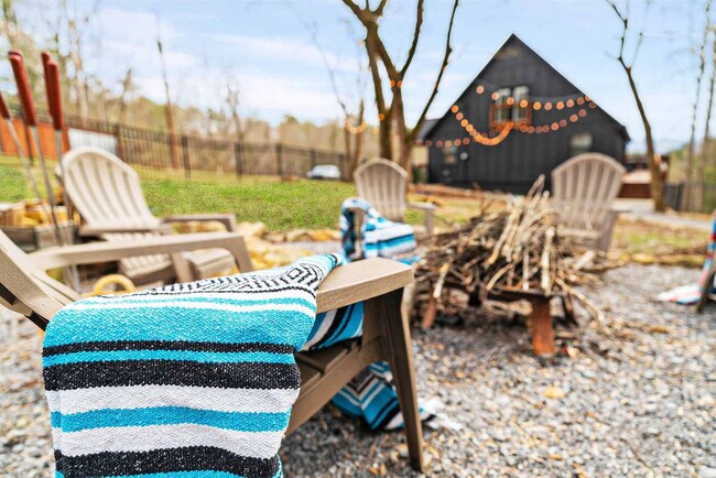 Building Photo - 928 Ditney Way