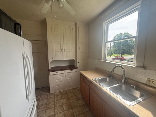 Building Photo - Fulton Duplex