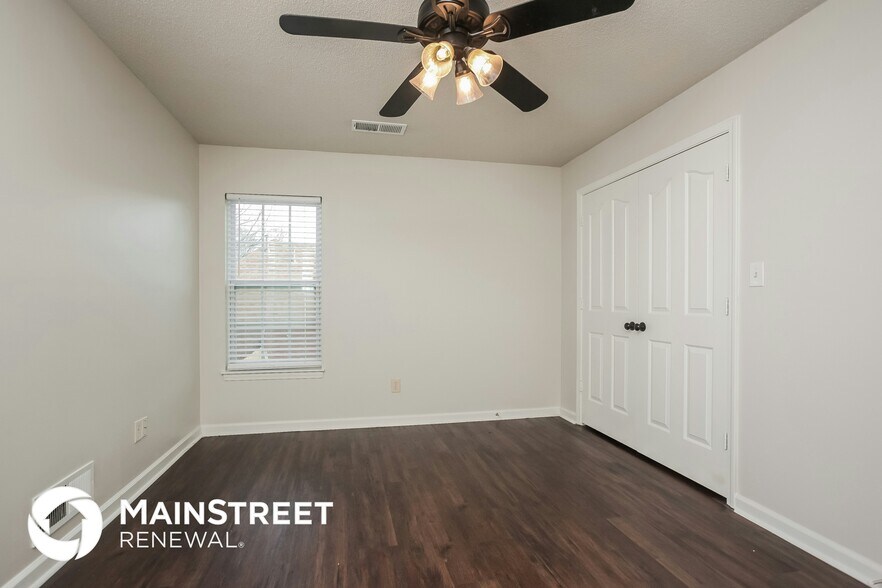 Building Photo - 2166 Greencliff Dr