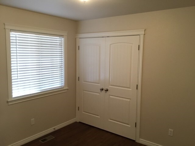 Building Photo - 1075 W Egret Dr