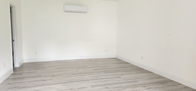 Building Photo - 452 N Cattle Dr