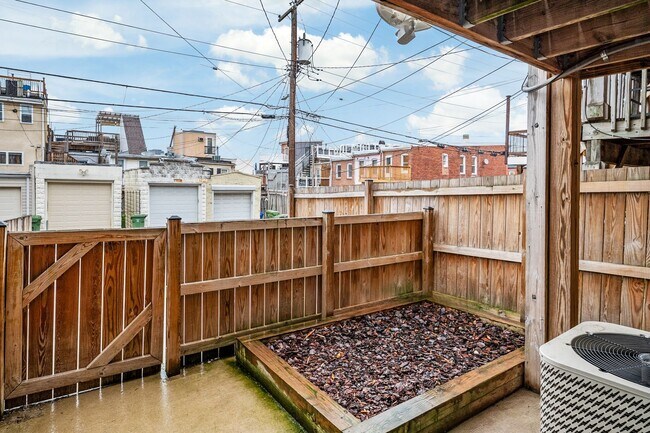 Building Photo - Gorgeous renovated home in Riverside Neigh...