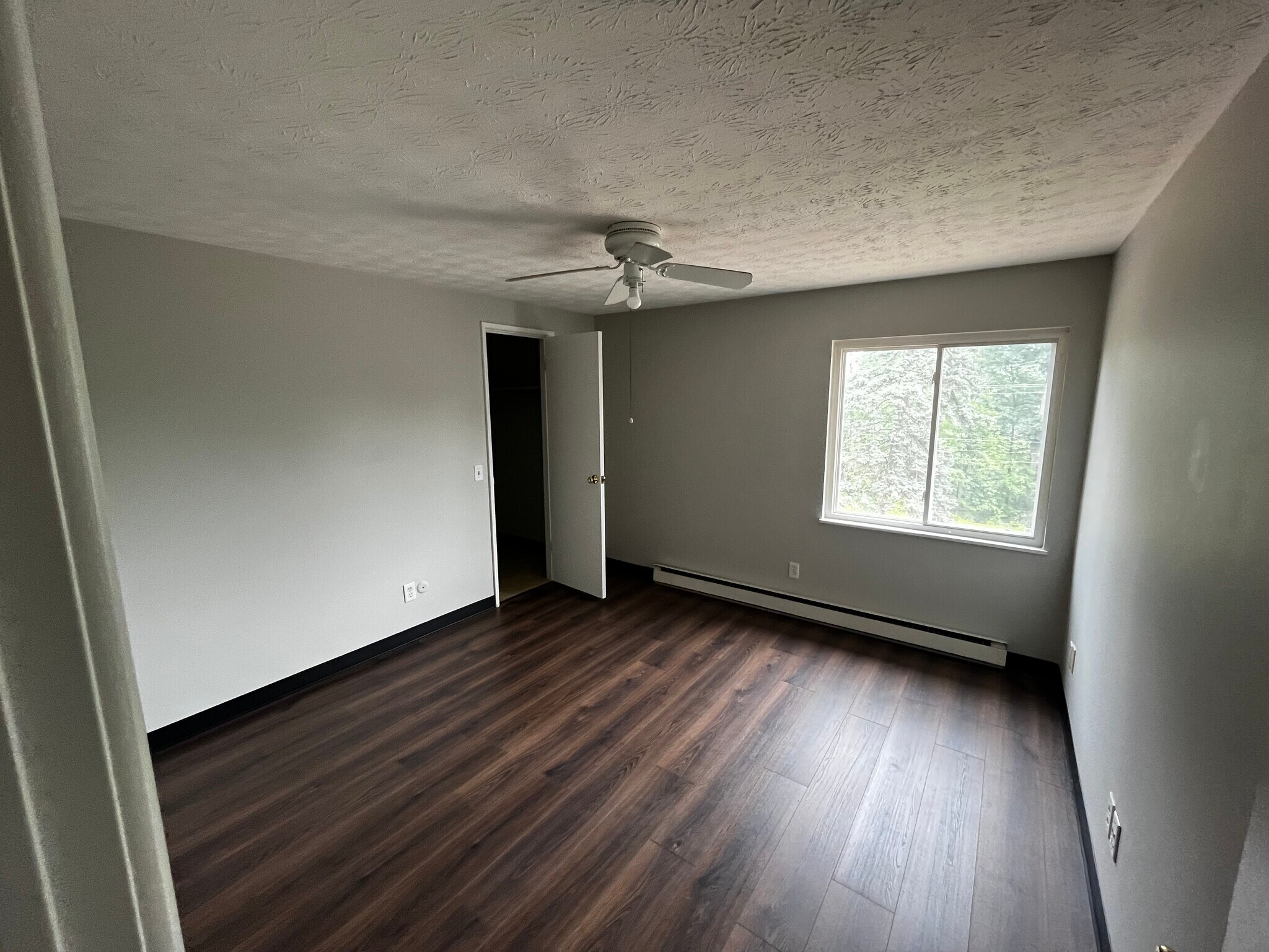 Building Photo - 4734 Castlebar St NW