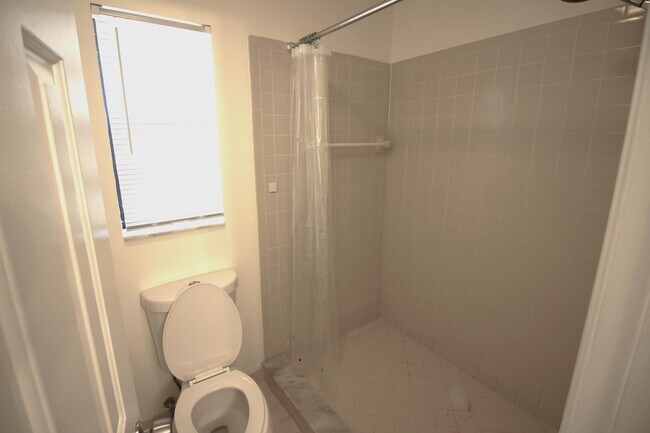 Building Photo - 2900 Olivewood Terrace