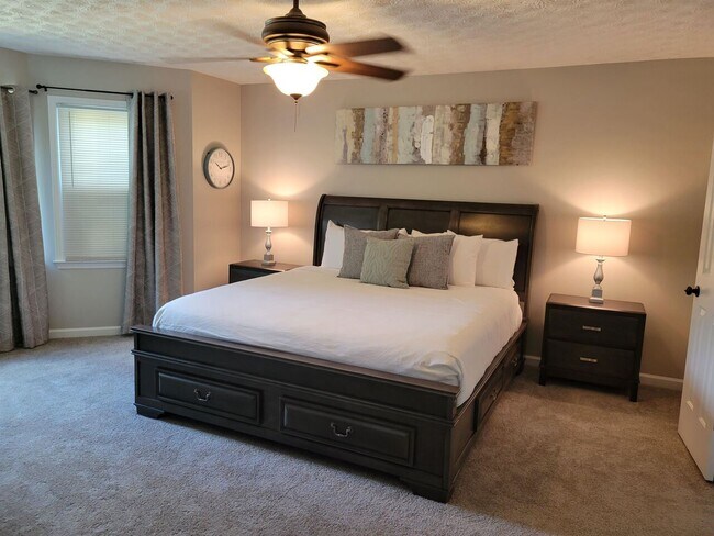Building Photo - 1356 Velvet Creek Way SW