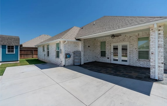 Building Photo - Stunning 3BD/2.5BTH Home in Mustang