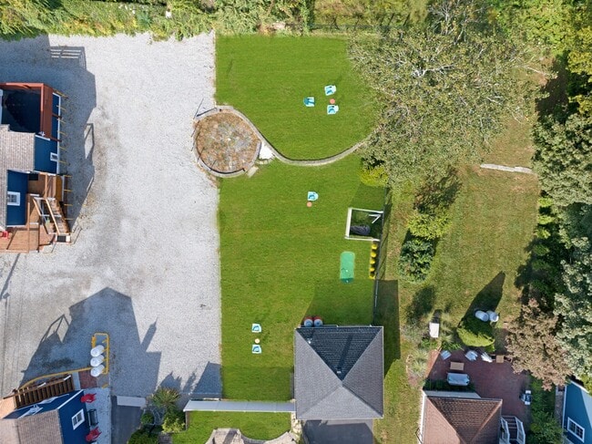 Building Photo - 5 Pearl St