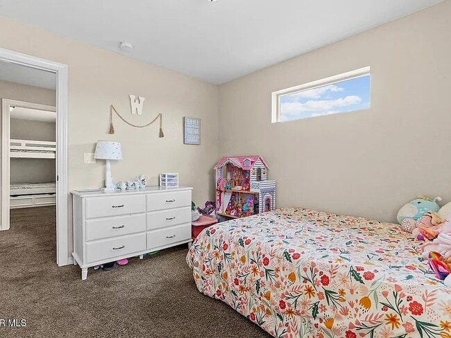 Building Photo - 5525 Valley Cedar Dr