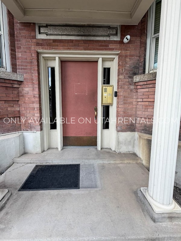 Building Photo - 218 W North Temple St