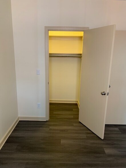 Building Photo - 191 Main St