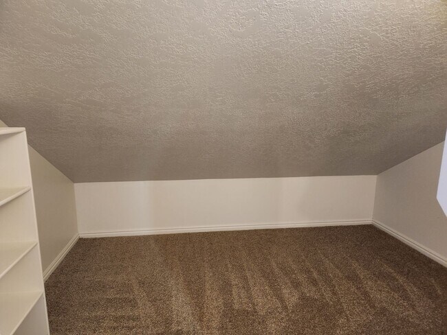 Building Photo - 129 W 100 N