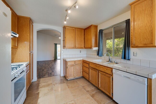 Building Photo - 6115 Brahms Ct