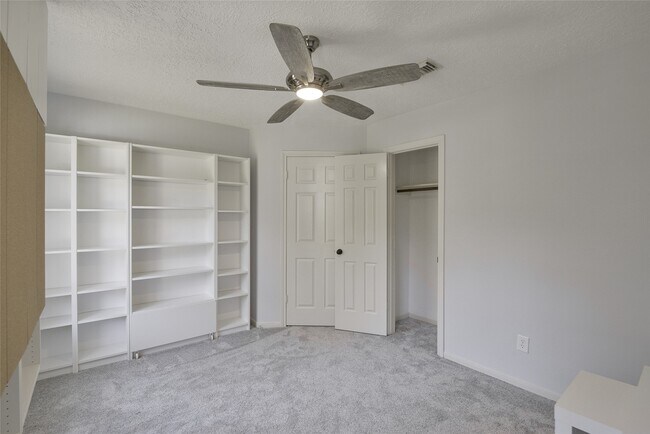 Building Photo - 4527 Natural Bridge Dr