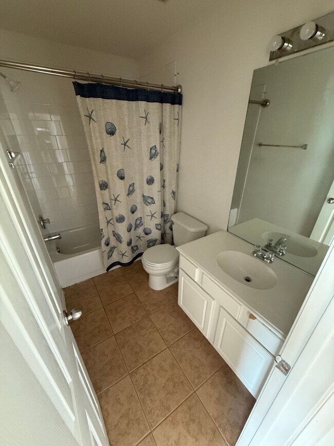 Building Photo - MOVE IN SPECIAL! $500.00 OFF 1ST FULL RENT...
