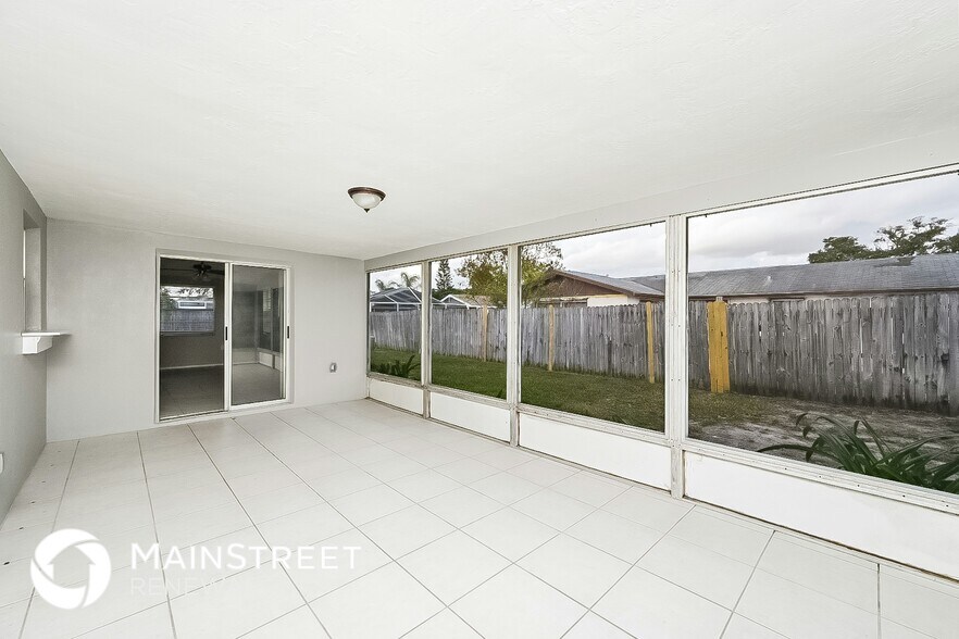 Building Photo - 7315 San Carlos Dr