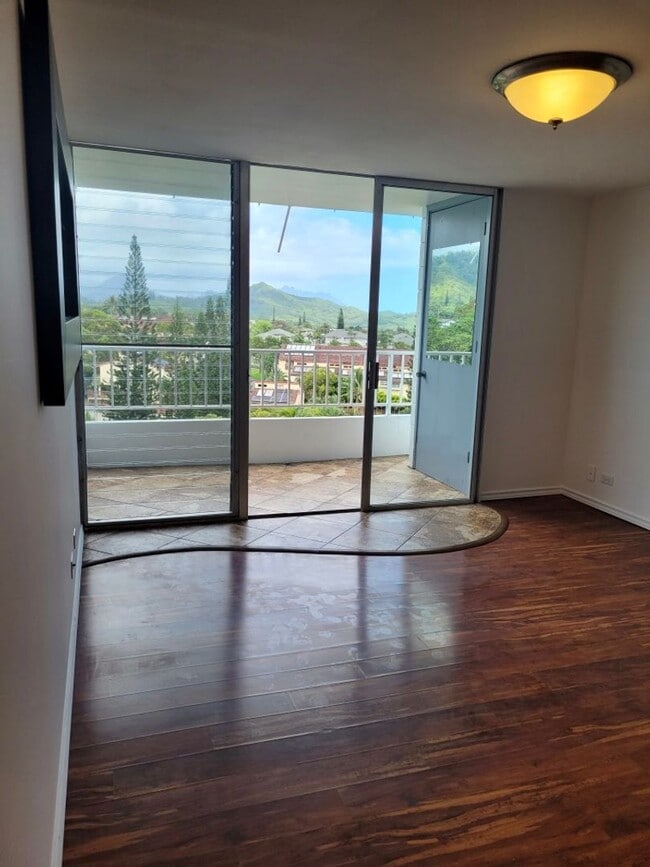 Building Photo - AVAILABLE for Rent : 3 Bedroom, 2 Bathroom...