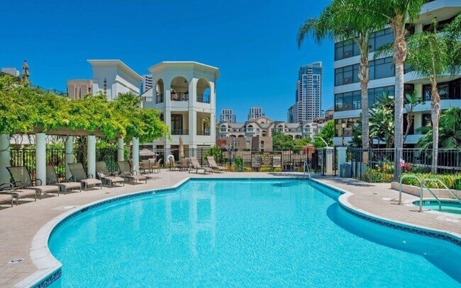 Building Photo - Bay View Condo at Park Place in Downtown San Diego