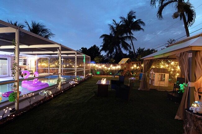 Building Photo - 391 NW 35th Ct