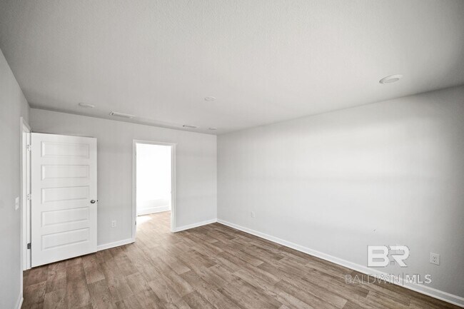 Building Photo - 18885 Markle Dr