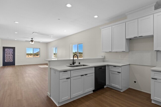 Building Photo - 17481 Granada Dr
