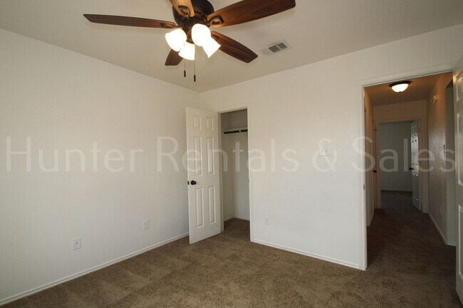 Building Photo - Spacious 4 bedroom in Goodnight Ranch