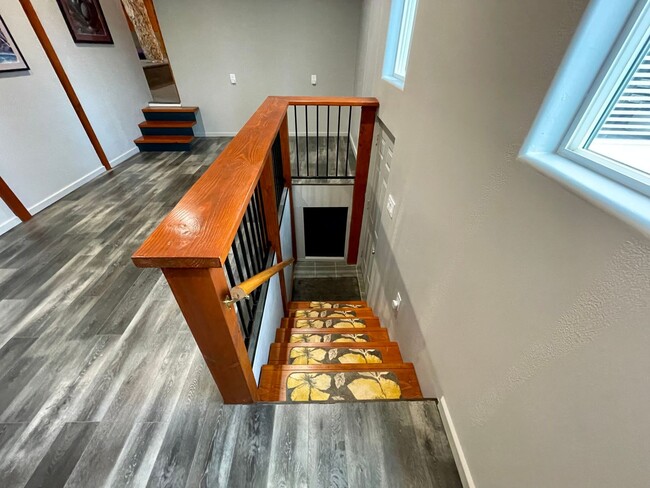 Building Photo - Charming Alta Sierra Home