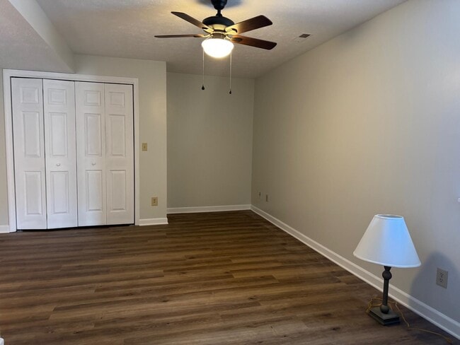 Building Photo - 175 Deer Dr