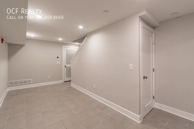 Building Photo - 1020 S 53rd St
